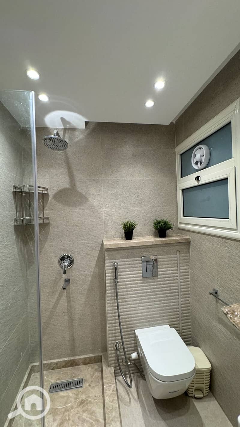 11 7faeda1a-3f93-495f-85fc-fc7a85f50300. jpg