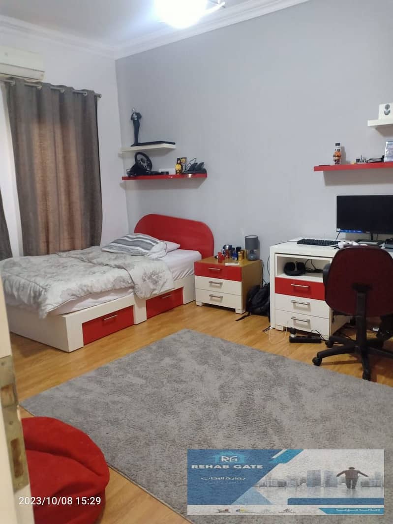 10 3a81bd2a-1c7f-43cb-b350-6d189a144e51. jpg