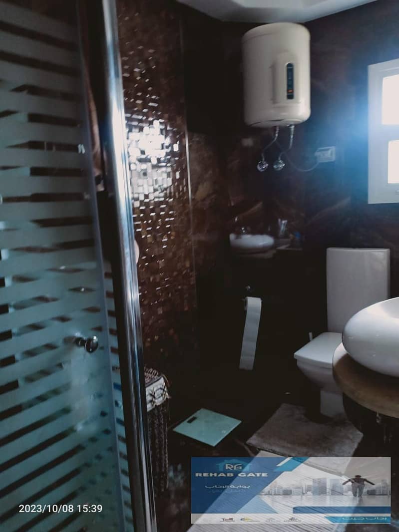 12 871d3233-3aea-475d-b842-f0a11b804684. jpg