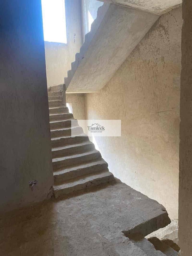 6 cdb4b564-9e9a-4546-851e-4d9360af2e5a. jpg