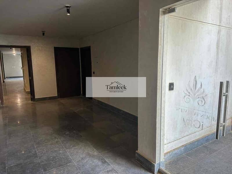 6 e0e1d694-1eca-40d4-8d97-baa30e37ca0e. jpg