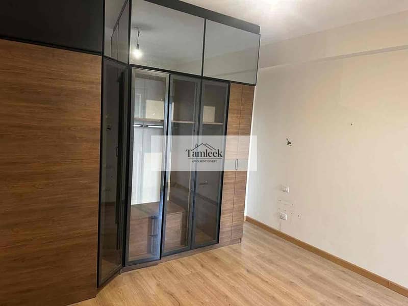 9 f7ab2033-28b5-4350-bd1d-75374dad5344. jpg