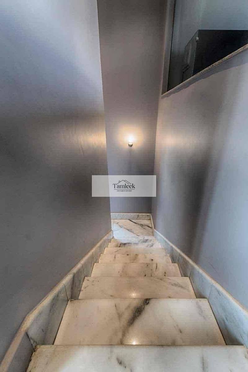 4 c8db84ea-d83a-4ca3-93e8-7f7dc6dccafd. jpg