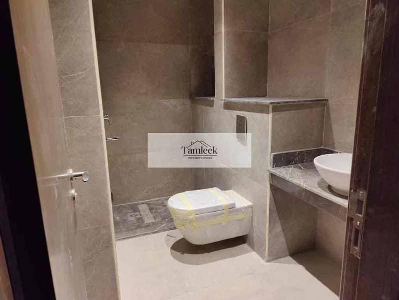 4 e791bfc5-9567-4c36-a7f2-b6b6df467f34. jpg