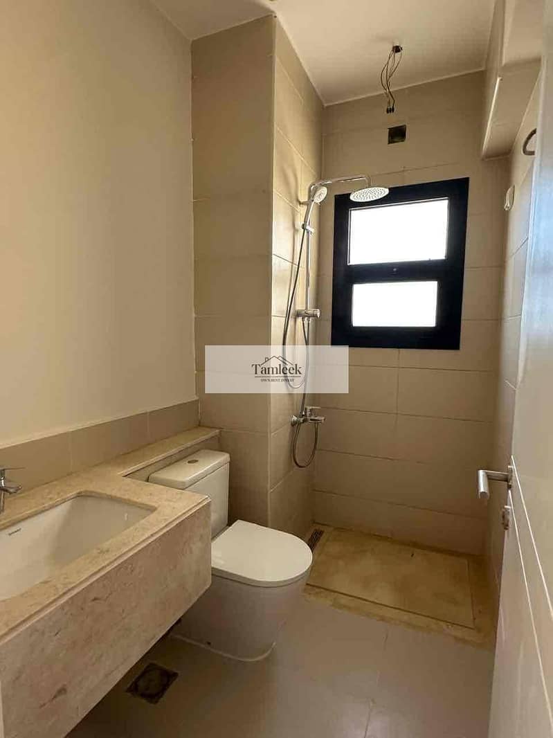 7 bc9b0d5f-0c7e-4d37-afb8-b683bdf7a8e4. jpg