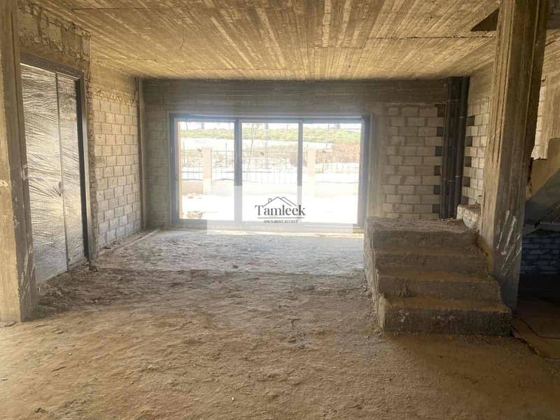 9 8c521f70-e145-4f2f-bddf-a417d3d9a228. jpg