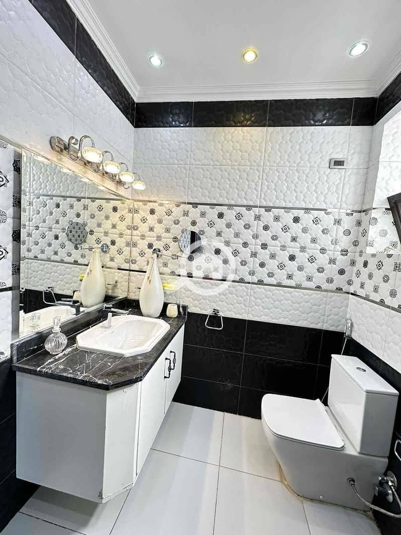 16 c8685d90-3b52-41d7-af5a-fc96d88fe570. jpg