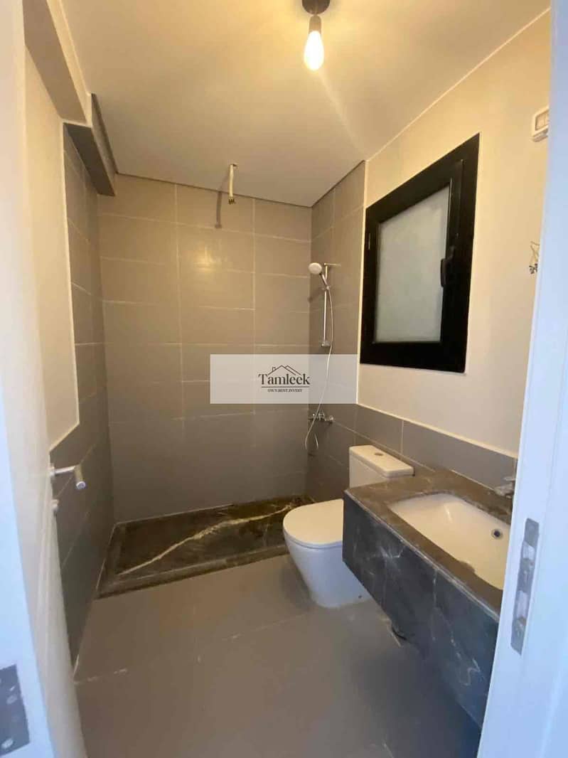 10 84210720-5ac5-4944-816e-bee6cfbac9a8. jpg