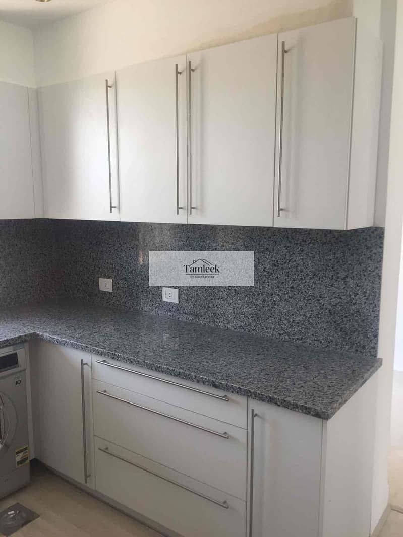 2 e4b50bb5-d574-478c-920c-61fdd27400a6. jpg