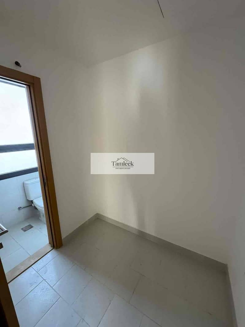 4 759330fc-8016-4742-b749-7db3f7597d6e. jpg