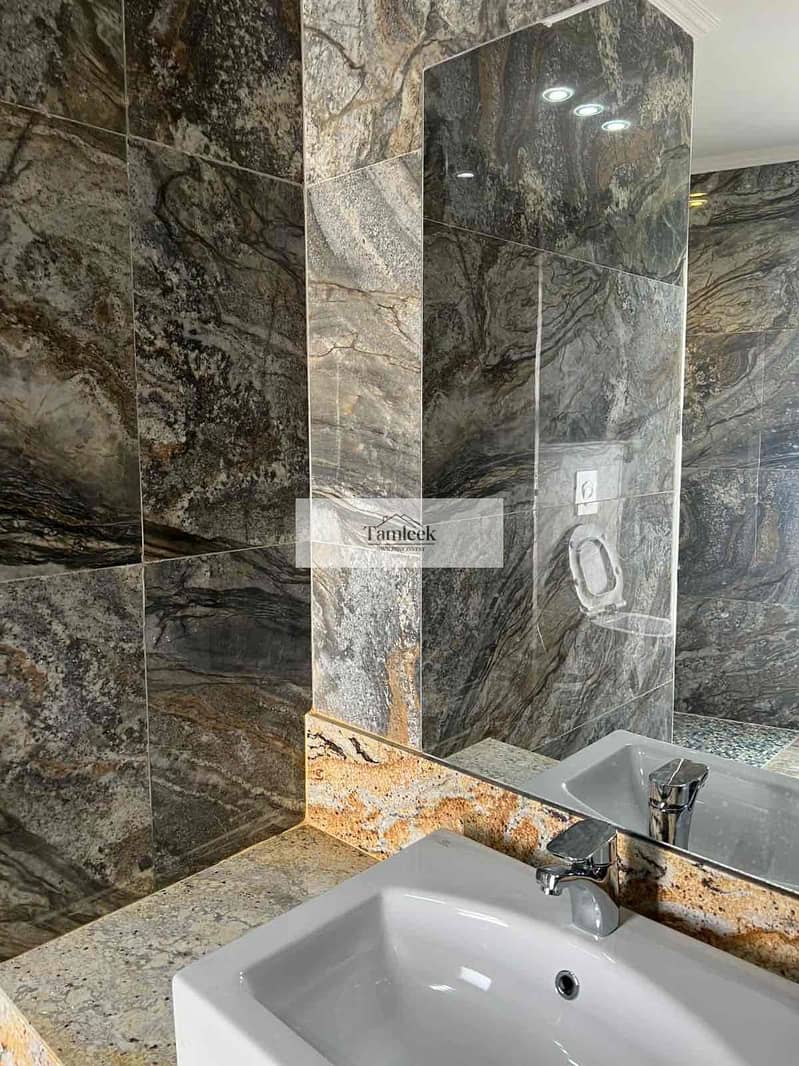 4 b93fcb4f-323a-49d0-9a99-809eaae7b2b6. jpg