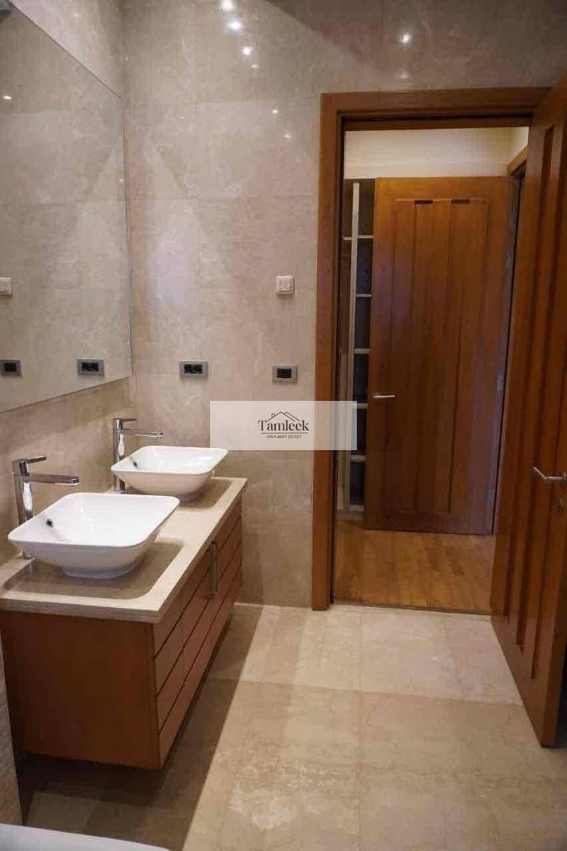 8 a80cb5bd-7edd-4b48-ad6a-6eb233c0d514. jpg