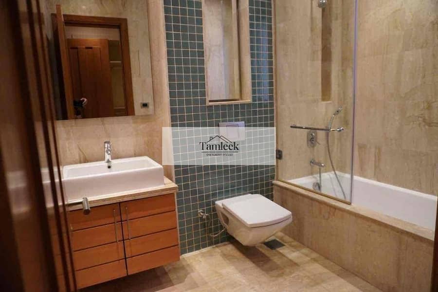 9 e383ccd3-587d-4f02-b5e7-2cfa5d0b42bf. jpg