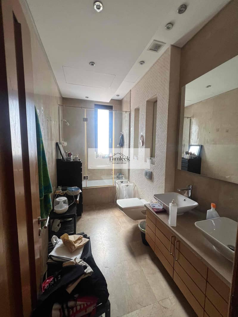 6 d531305e-269a-4ee4-8d4a-766d781c1ff8. jpg