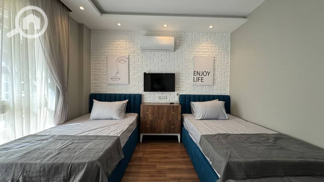 3 c0dbd3c6-eb1b-4801-a81b-93016f3f8eac. jpg