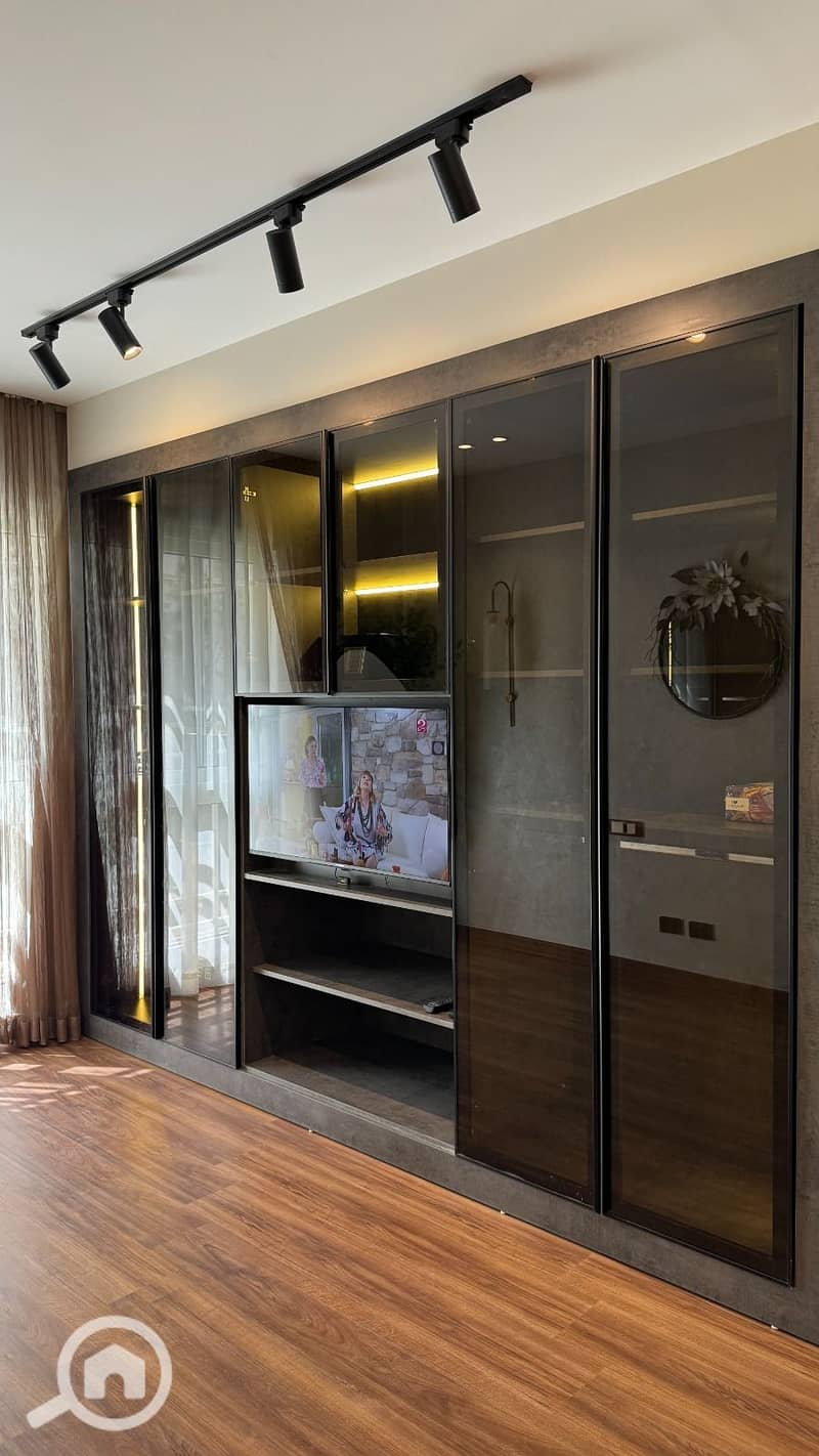 4 27f842bc-6187-474b-9b11-5c2637266b36. jpg