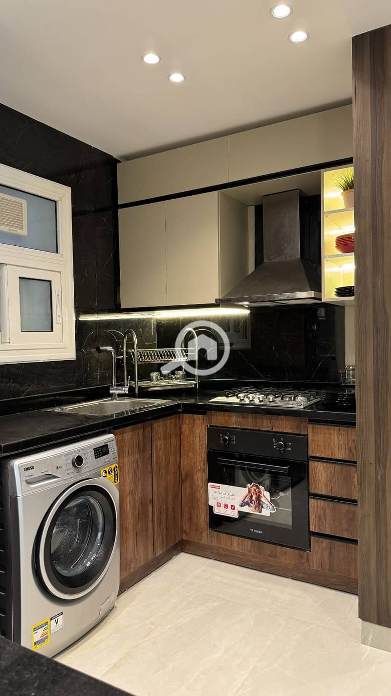 22 e4ff63de-d265-4b37-bc5b-688e8577ce49. jpg