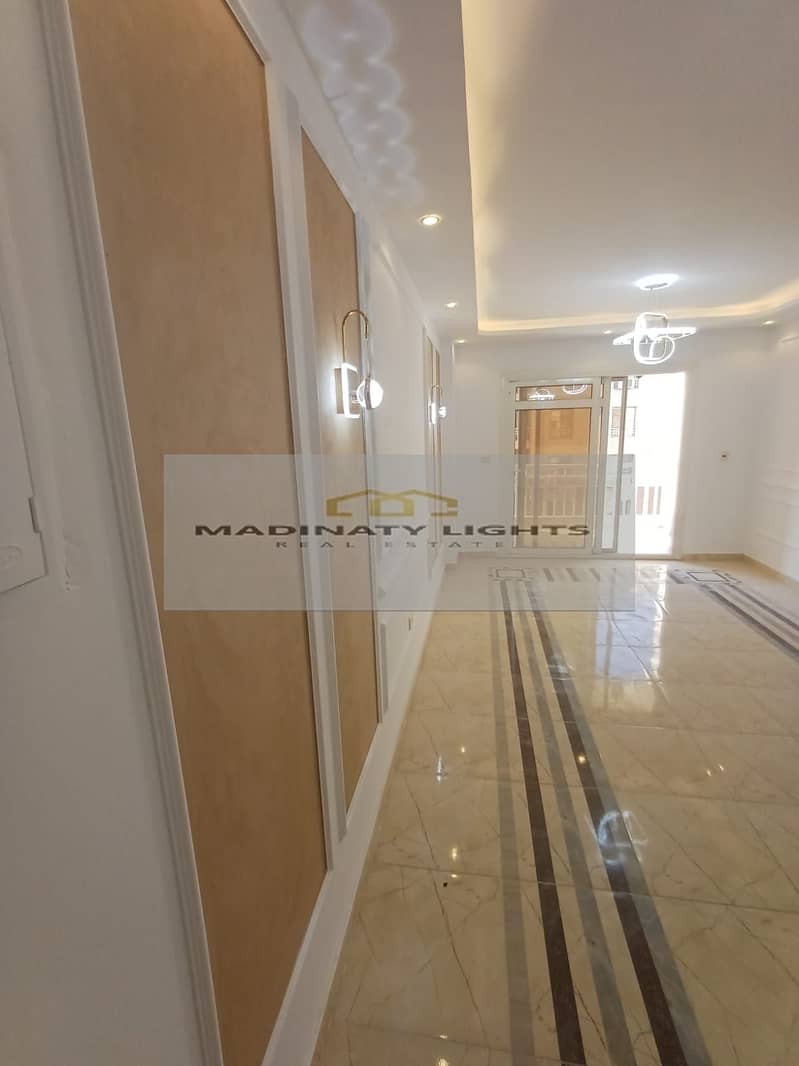 4 688e51b0-859e-4924-ba26-8b3c2bd5e1f0. jpg