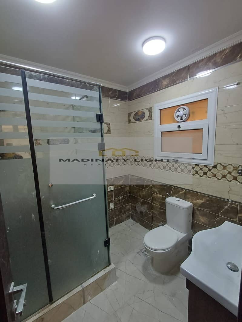 9 268881ec-62c2-4160-b3bf-b6b22edb0bcd. jpg