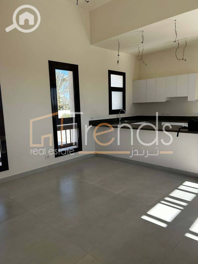 4 WhatsApp Image 2025-10-30 at 1.35. 33 PM (1). jpg