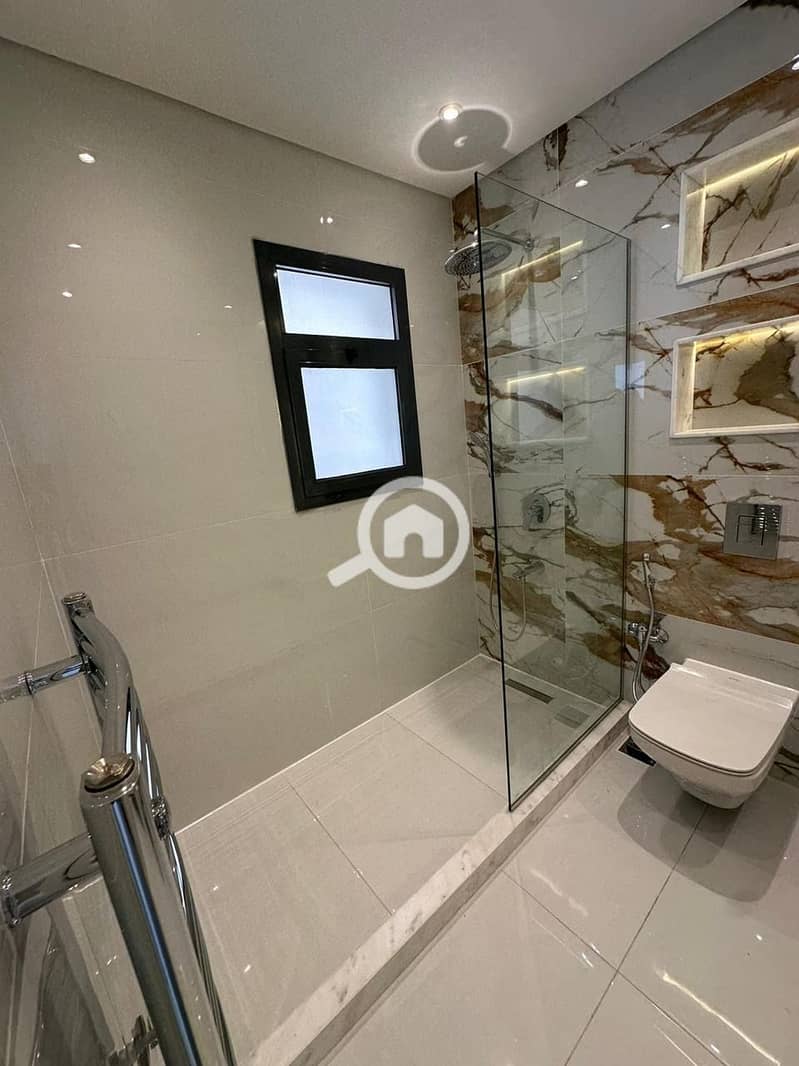 8 c0de266b-5dba-4ea6-9023-8cf53f51d0b5. jpeg