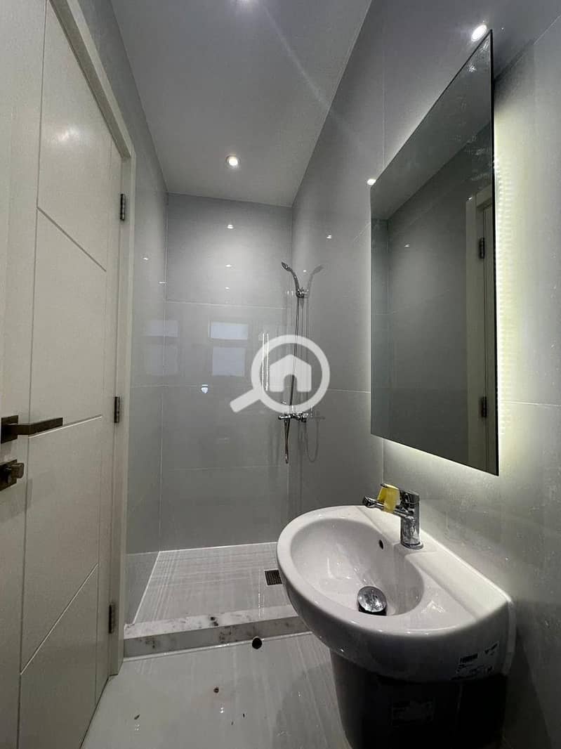 15 fcc65497-08df-40f8-ac66-49f3025fbad8. jpeg