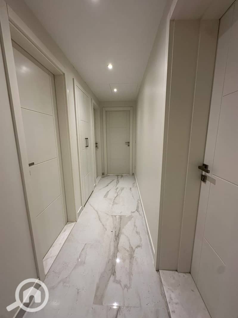 19 40c5aef7-a897-4ed8-b5fe-057ba4d2f018. jpeg