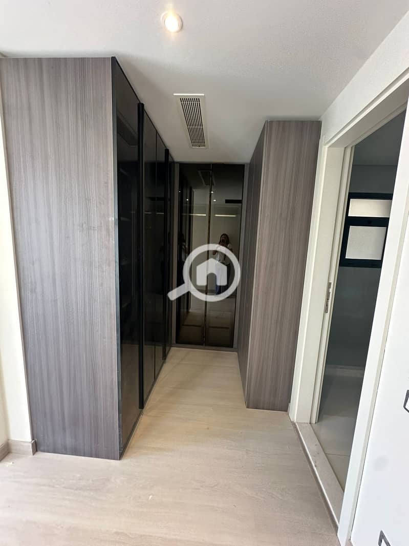 30 6370dd28-311e-4e9c-b016-307f930d2075. jpeg