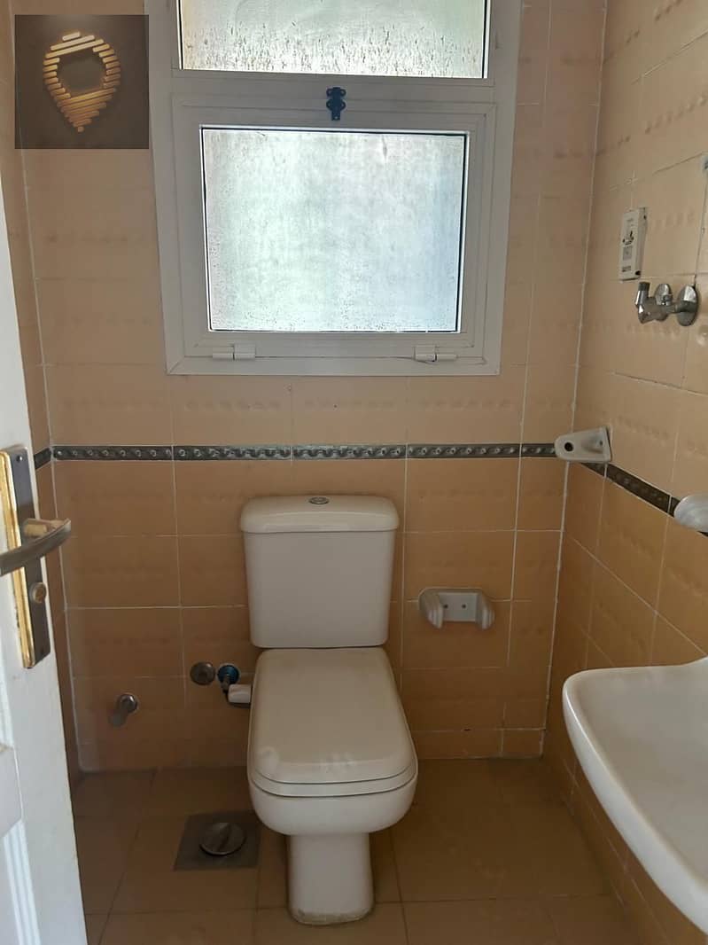 12 WhatsApp Image 2025-10-26 at 11.03. 40_c87c88c9. jpg