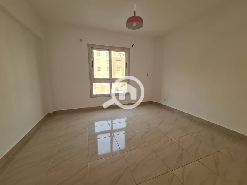 10 WhatsApp Image 2025-11-05 at 12.57. 35_77988969. jpg