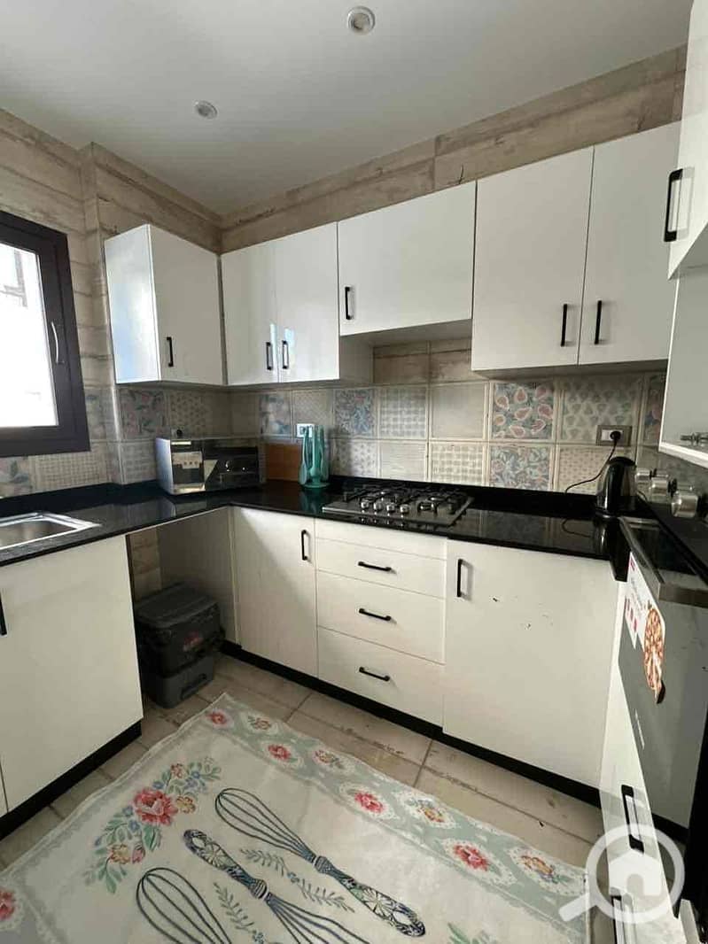 10 95866a24-b811-42cd-acd0-0186bb2deb84. jpg