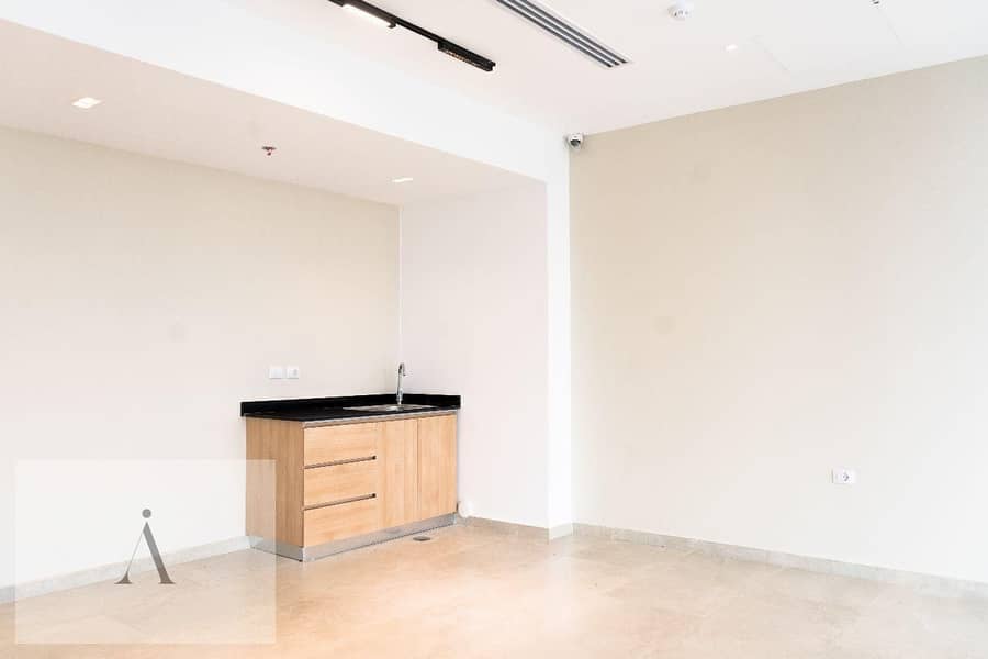 5 WhatsApp Image 2025-10-23 at 1.43. 35 PM (1). jpeg