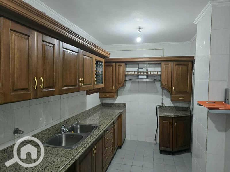 8 53bdb5c2-0f8c-479b-b84b-776d05c7fddd. jpg