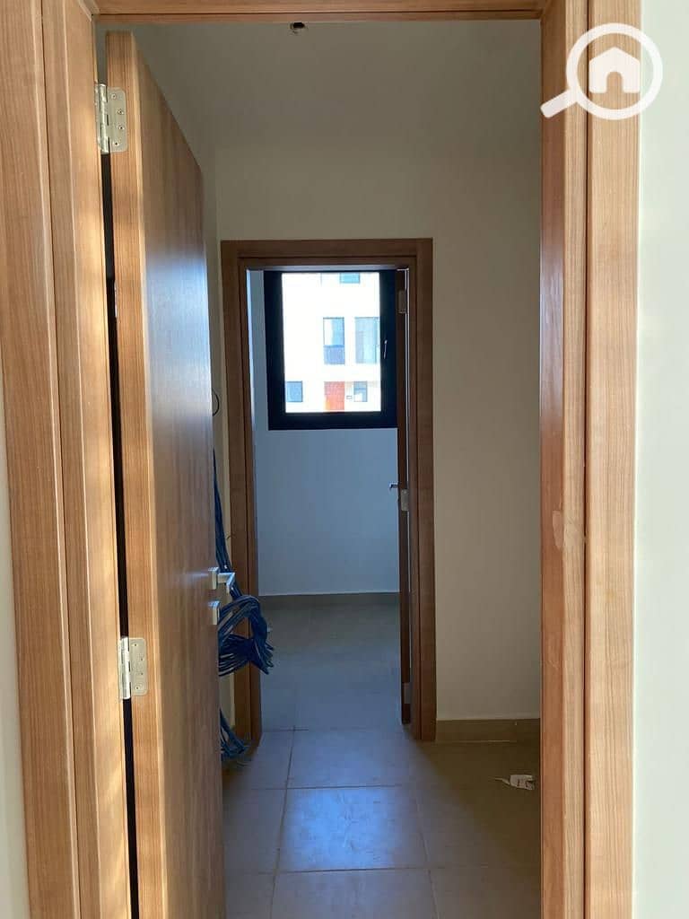 4 ac0029b7-c6a7-42ab-a61a-65fc1cbc0b35. jpg