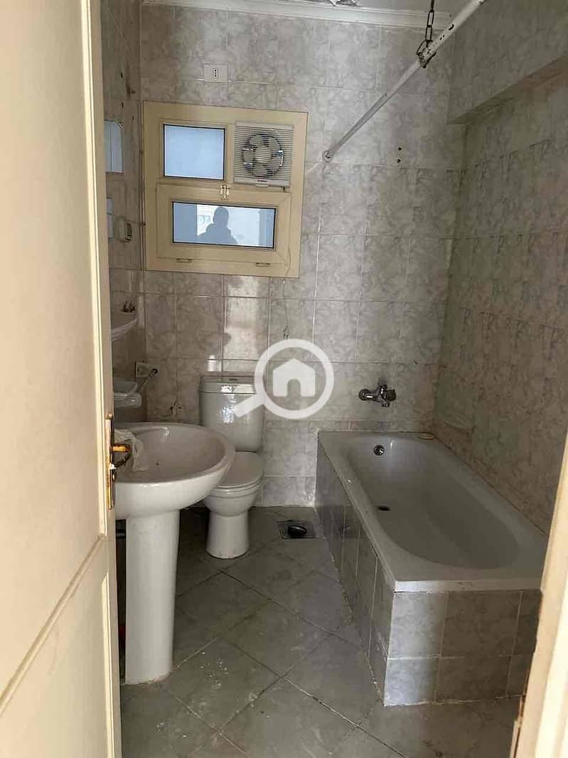 7 595662b3-0bae-448b-bd0a-a8ae74d1a922. jpg