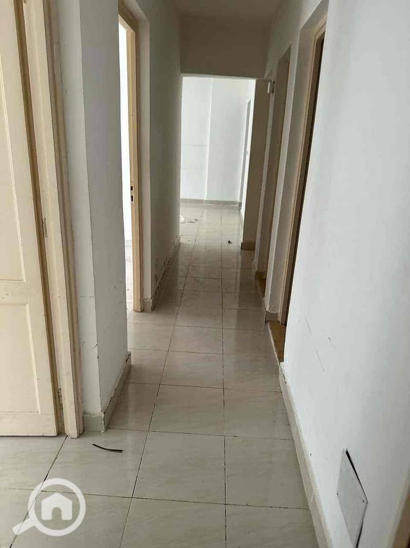 10 389e841e-68d2-4a82-a4b4-59d7a53a7eeb. jpg