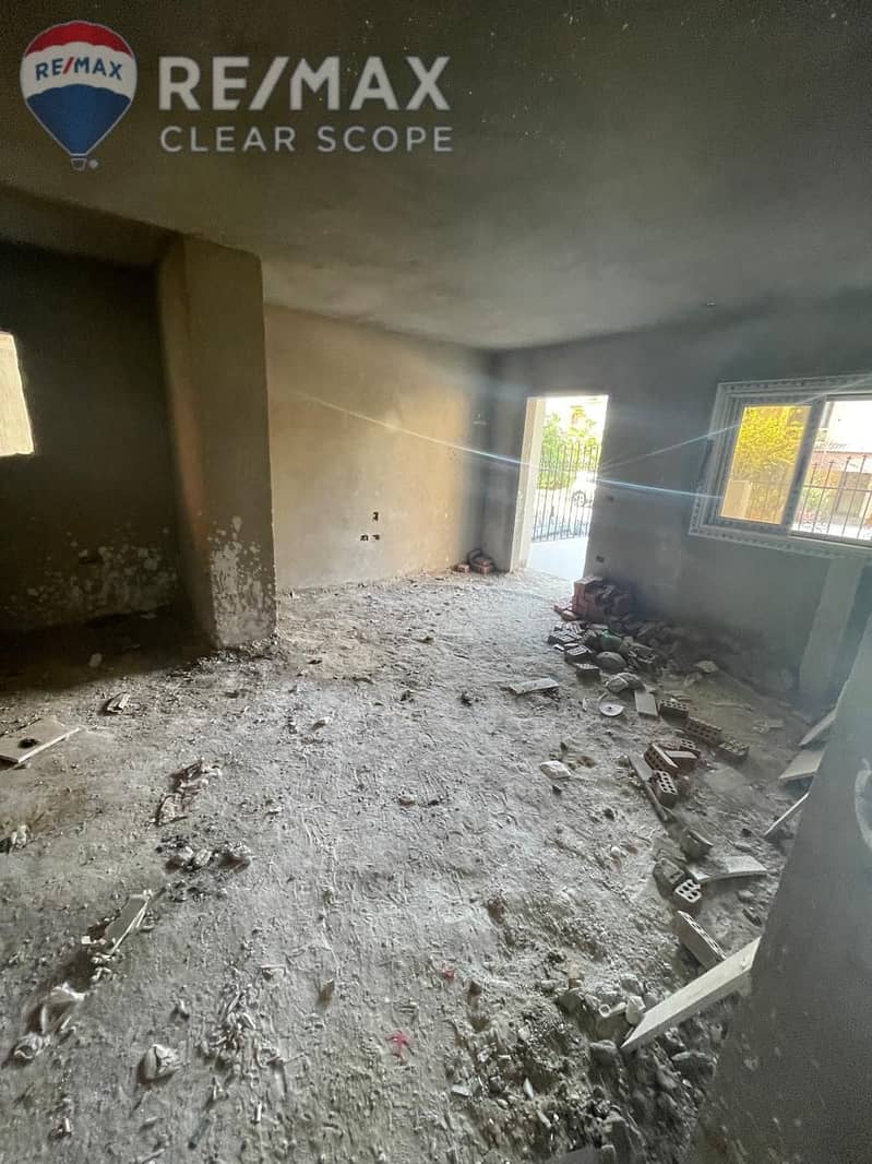 7 33c492e8-d4bf-453c-b440-d77bd9be1c6d. jpg