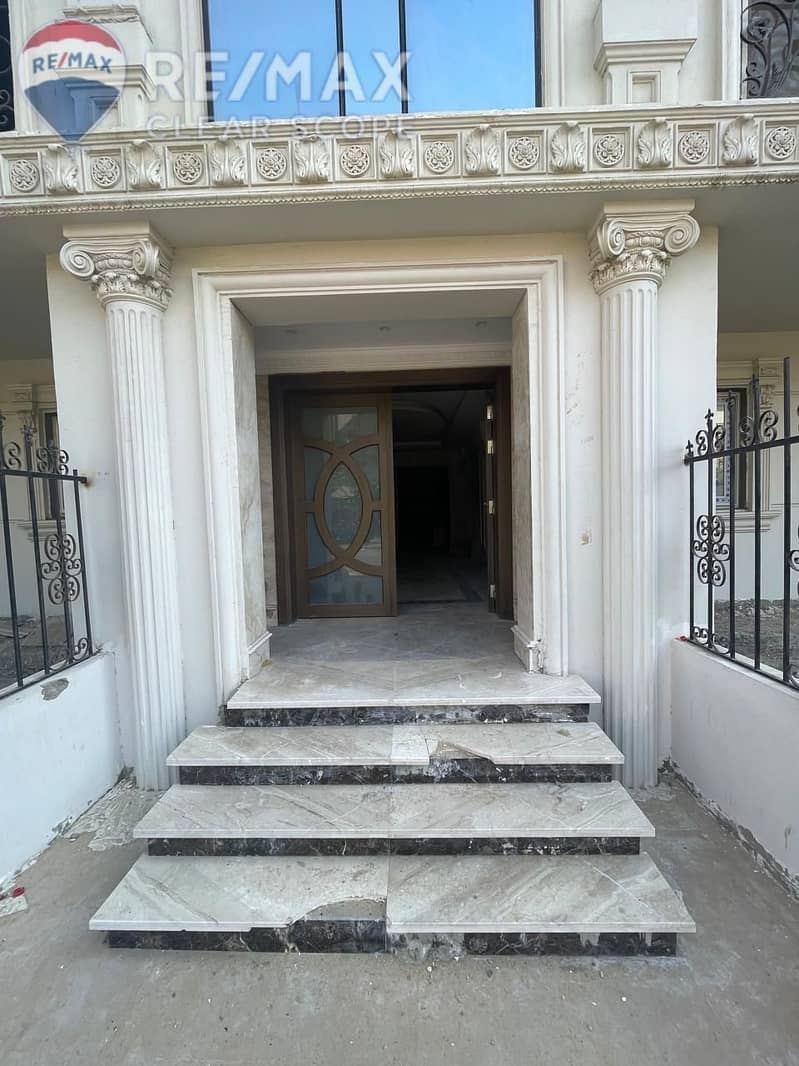 13 cc38e9b2-5735-4b37-b90b-a53a36a5f13c. jpg