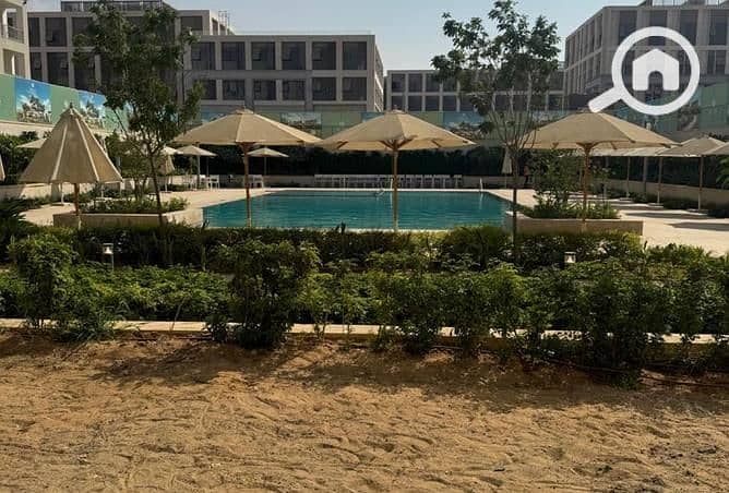 10 8076189-cf69co. jpg