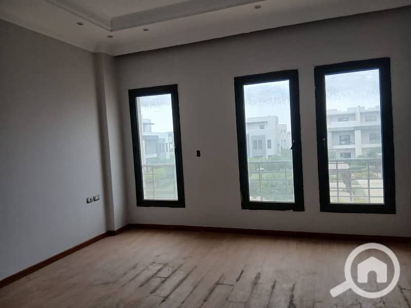 9 e9c6db32-d5df-4fab-8c30-afa85a535b68. jpg