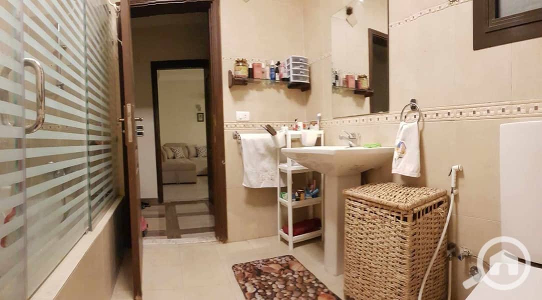 3 869f487e-d1cb-4fd3-b9bd-5f585ba0861e. jpg