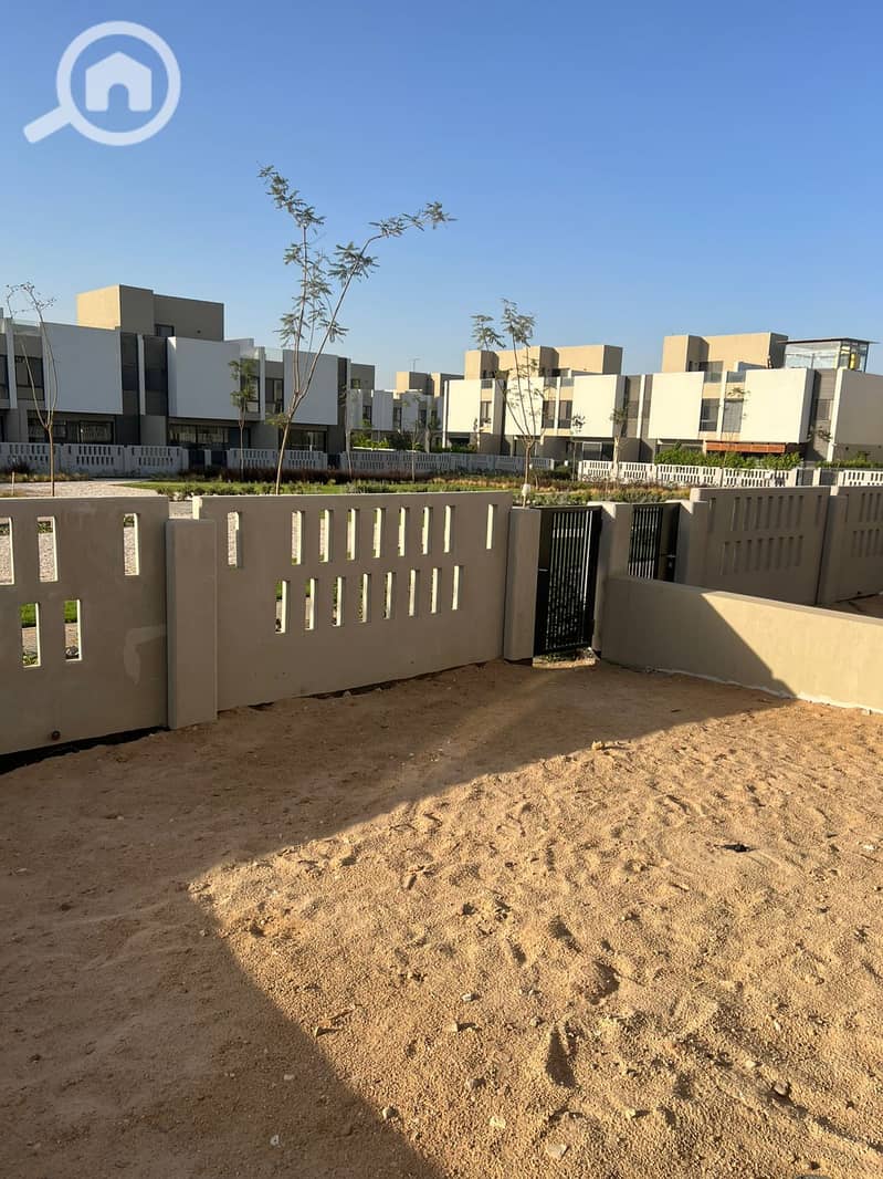 2 e9cb00ef-3ace-4b8f-a9d1-1bfa3cbb277e. jpg