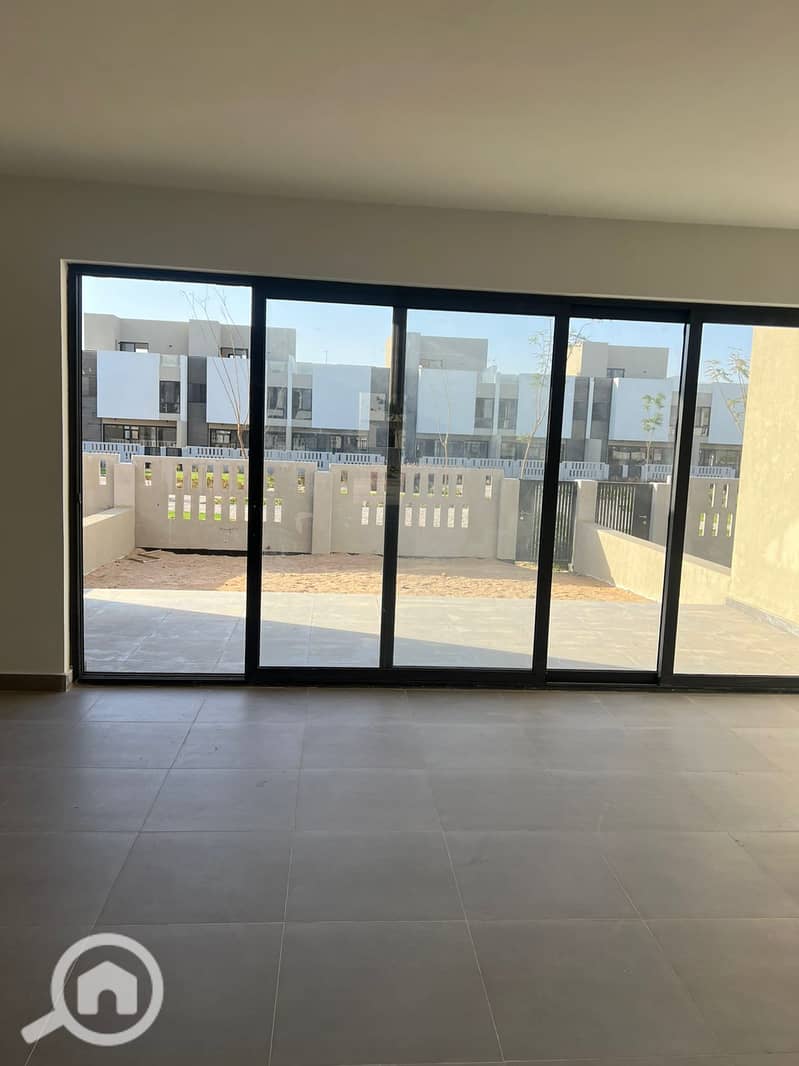 13 04a788fb-54e3-49e1-989b-21288490d1e4. jpg