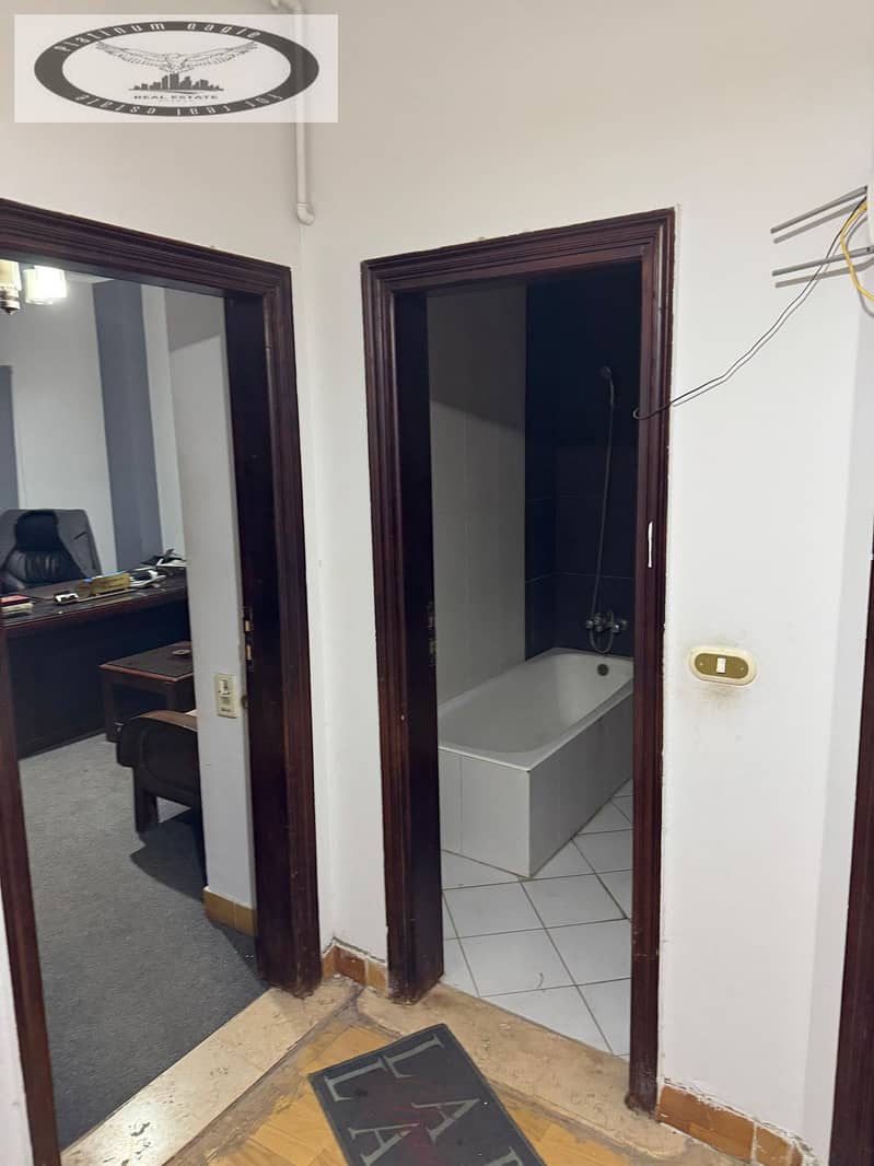 4 a915e465-b300-4d5c-a28c-4f4bdb1e1178. jpg