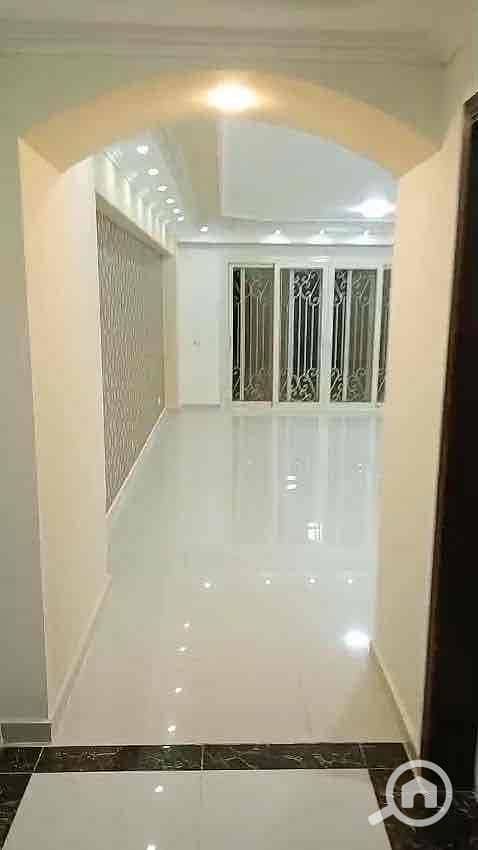 4 9c231e2b-592e-4e20-b39d-50a8ce6ce905. jpg