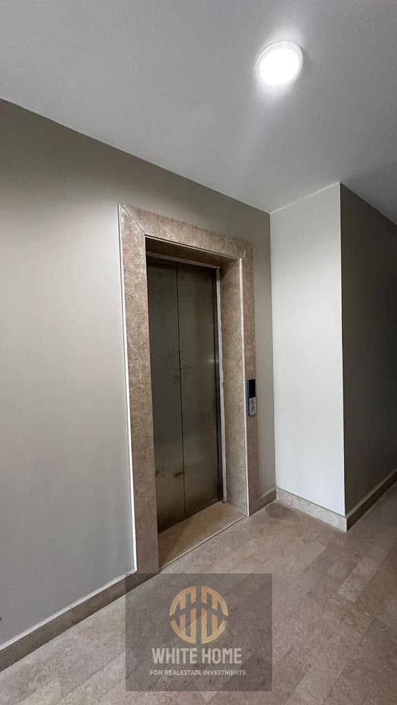 4 4836a645-f2da-47d8-8cf3-38a78182e2e0. jpeg