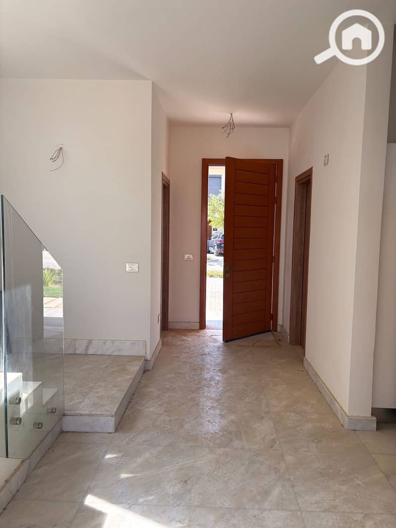 9 1a8177d5-e7a4-44a6-baa5-18bdefe22ec2. jpeg