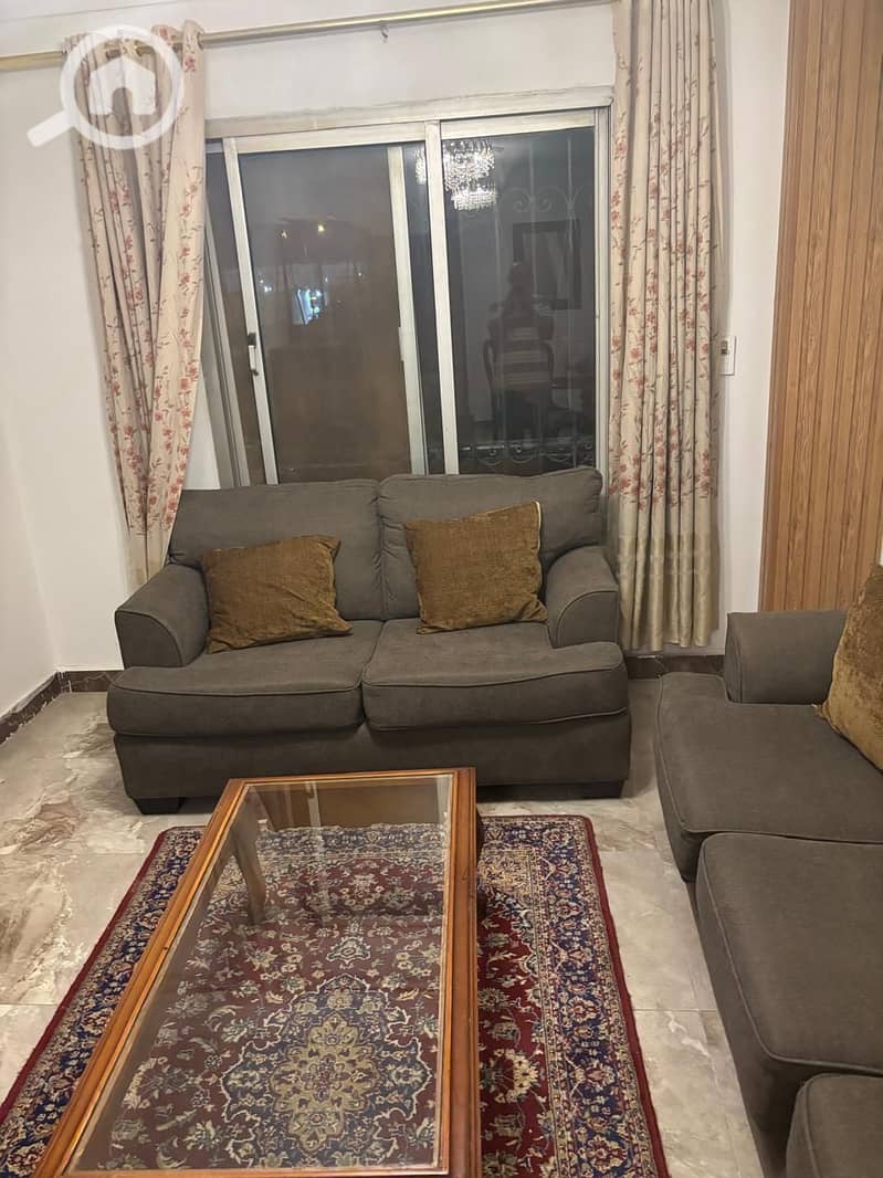 4 367b310f-0b19-4373-8776-28d5ef9b73ec. jpeg