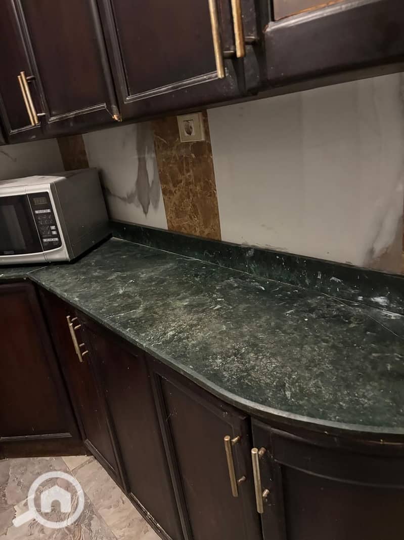 12 60e678f7-6409-4ad3-8aad-f46e51e499ef. jpeg