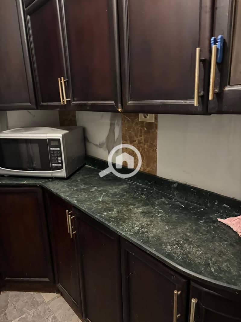 13 29467e08-dc76-424f-84a7-9b03e7a60115. jpeg